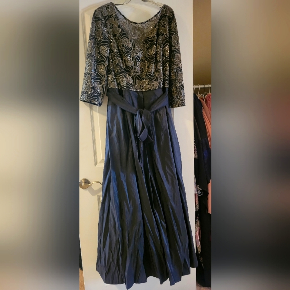 Alex evening gown black and gold nwot prom wedding